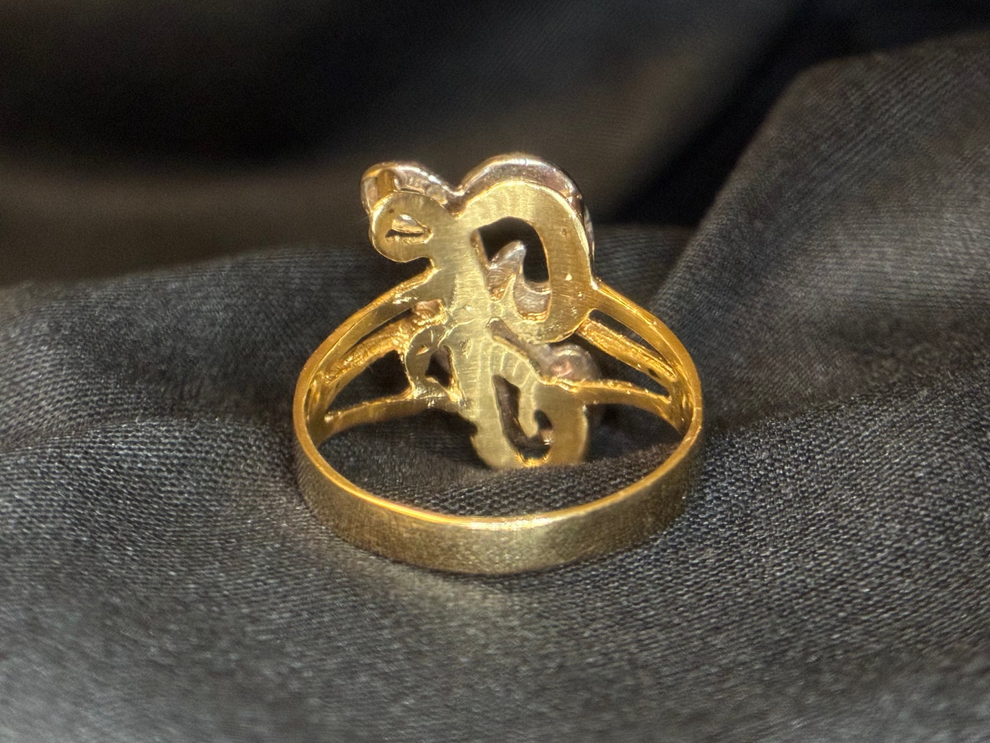 Vintage diamond initial ‘F’ ring
